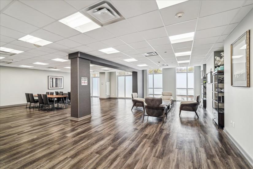 Property listing for #809-81 Robinson St., Hamilton, ON