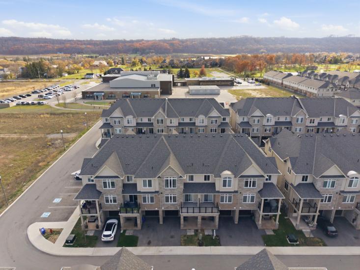 Property listing for 40 Zinfandel Dr. Unit #38, Stoney Creek, ON