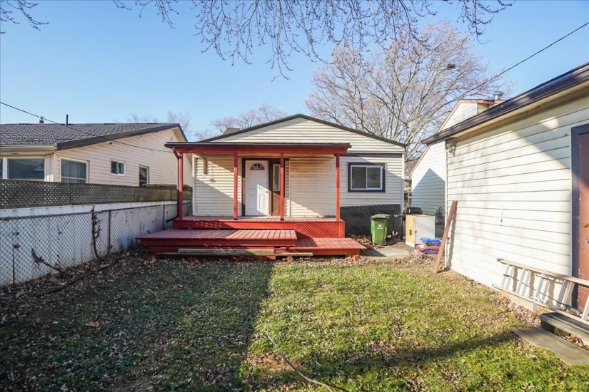 Property listing for 276 Ivon Ave., Hamilton, ON