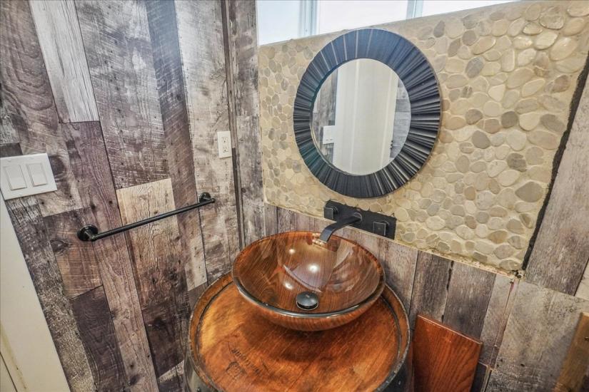 Property listing for L-1566 Caistorville Rd., Caistor Centre, ON