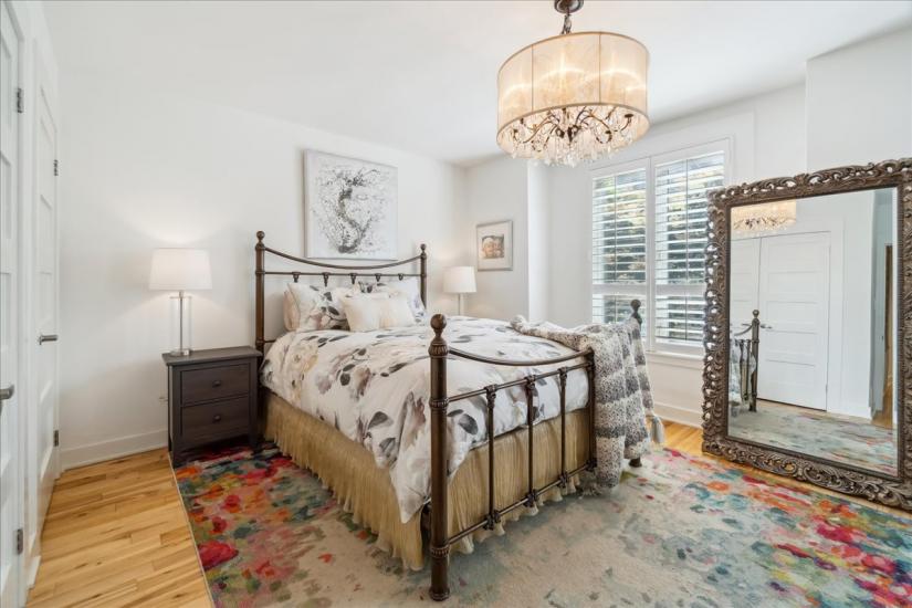 Property listing for 310 Locke St. S., Hamilton, ON