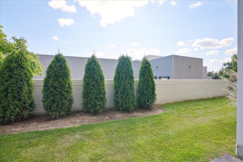Property listing for #115-5055 Greenlane Rd., Beamsville, ON