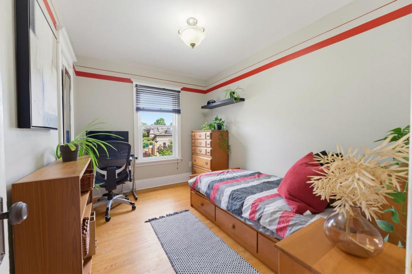 Property listing for 394 Charlton Ave. W., Hamilton, ON