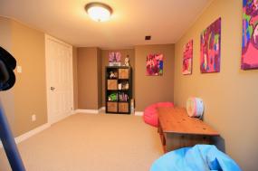 Property listing for 5 Sugarberry Crt., Stoney Creek, ON