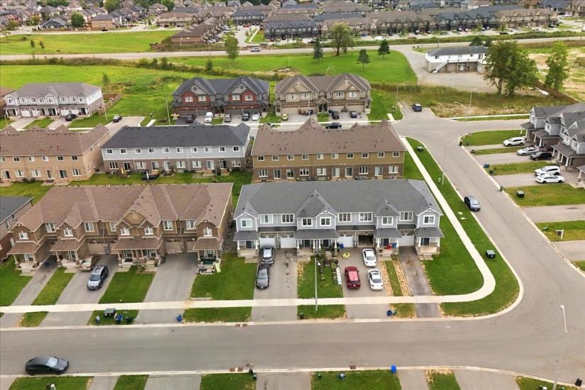 Property listing for 125 Sunflower Pl., Welland, ON