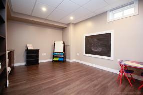 Property listing for 155 Garinger Cres., Hamilton, ON