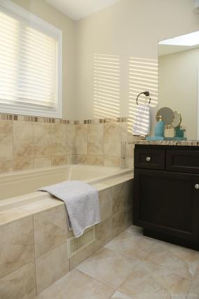 Property listing for 183 Tanglewood Dr., Binbrook, Ontario