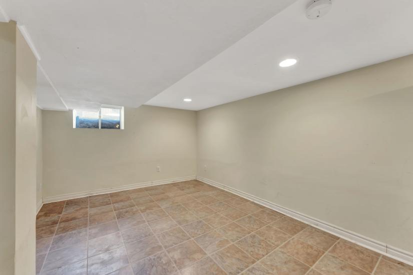 Property listing for 8 Senator Ave., Hamilton, ON