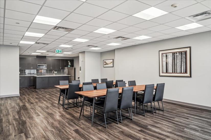 Property listing for #809-81 Robinson St., Hamilton, ON