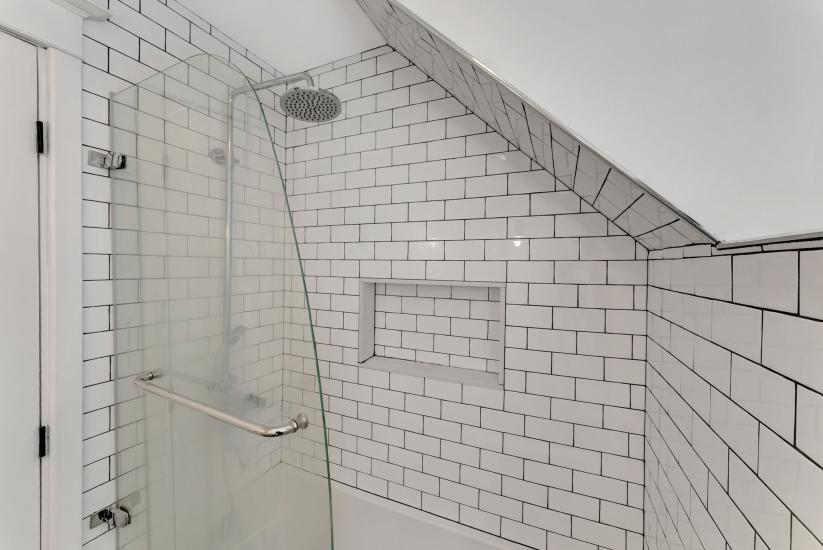 Property listing for 433 Hughson St. N., Hamilton, ON