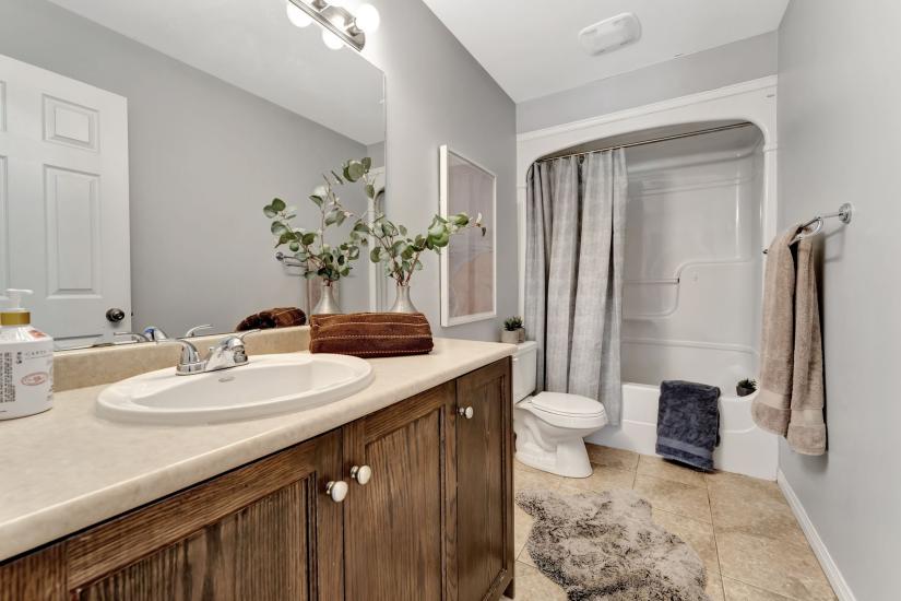 Property listing for 7 Bocelli Cres., Hannon, ON