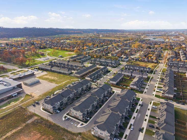 Property listing for 40 Zinfandel Dr. Unit #38, Stoney Creek, ON