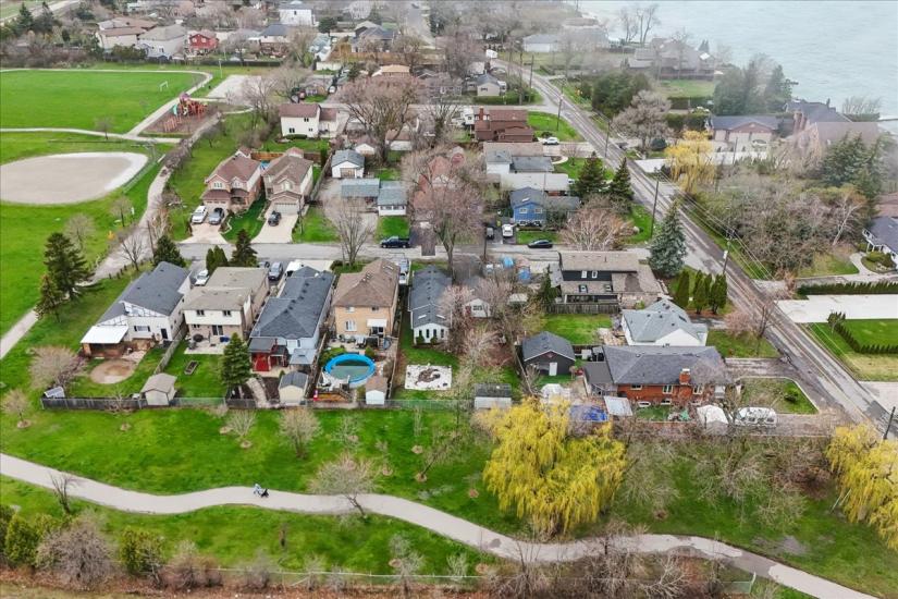 Property listing for 5 Herbert Crt., Stoney Creek, ON