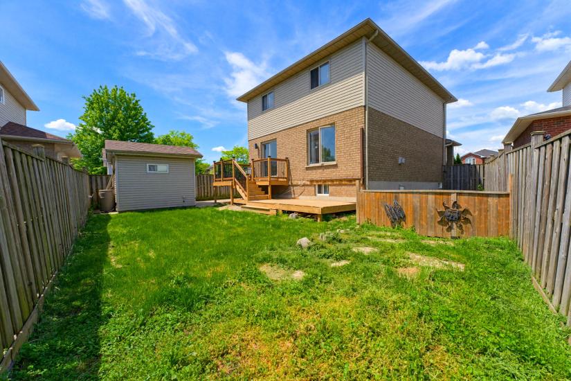 Property listing for 40 Lanza Crt., Hamilton, ON