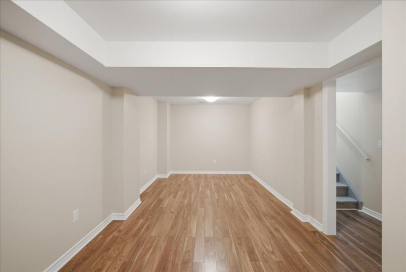 Property listing for 40 Whitwell Way, Binbrook, ON