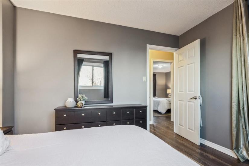 Property listing for 110 Glenashton Dr., Stoney Creek, ON