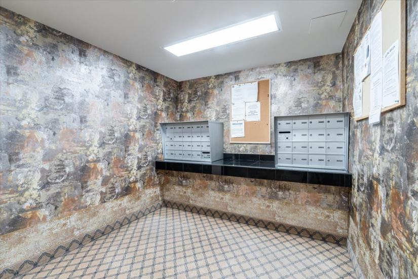 Property listing for #208-990 Golf Links Rd., Ancaster, ON