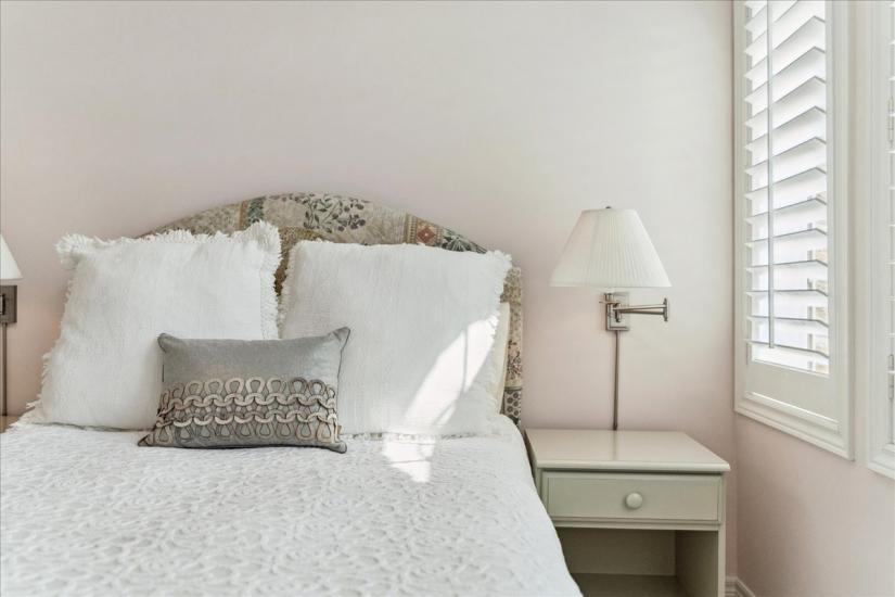 Property listing for 36 Forest Valley Cres., Dundas, ON