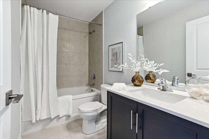 Property listing for 21 Cadwell Lane, Hamilton, ON