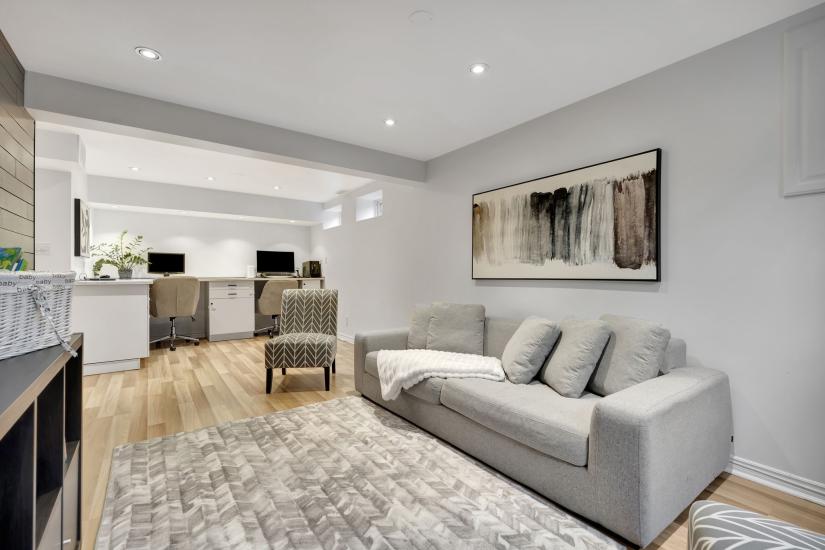 Property listing for 95 Heatherdale Place, Hamilton, ON