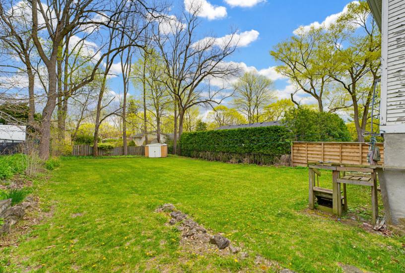 Property listing for 111 Sydenham St., Dundas, ON