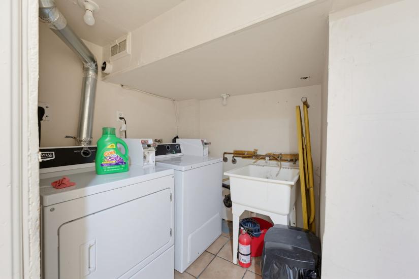 Property listing for 113 Wentworth St. S., Hamilton, ON