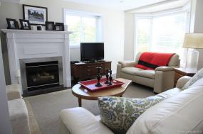Property listing for 1 Hodge Crt., Dundas, ON