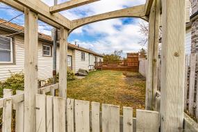 Property listing for 9 Barbara St., Smithville, Ontario