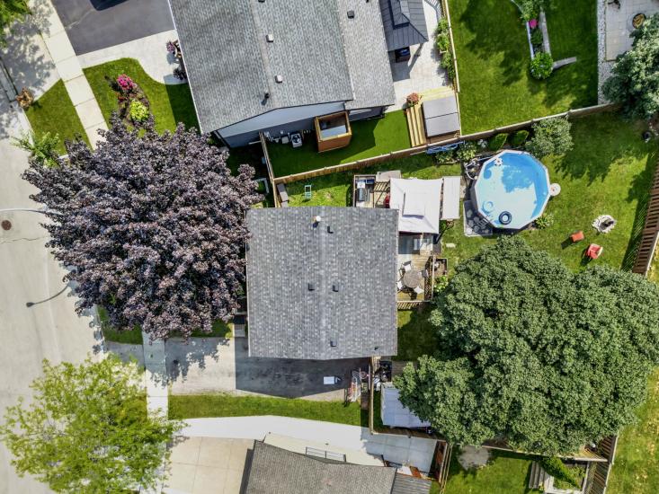 Property listing for 20 Bywood Cres., Stoney Creek, ON