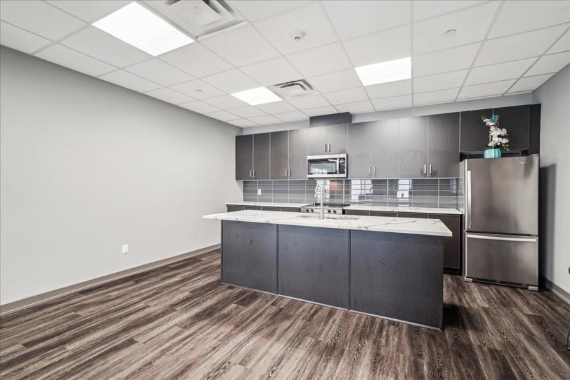 Property listing for #809-81 Robinson St., Hamilton, ON