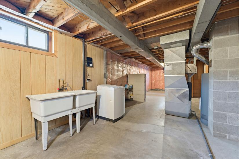 Property listing for 10 Oakley Crt., Ancaster, ON