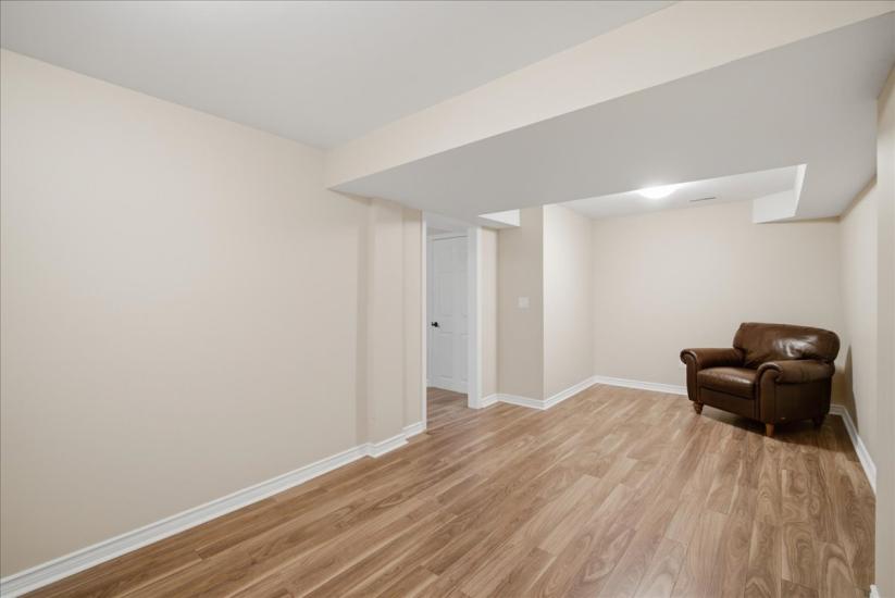Property listing for 40 Whitwell Way, Binbrook, ON