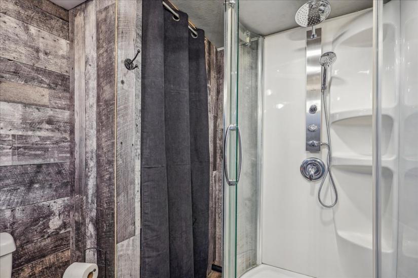 Property listing for L-1566 Caistorville Rd., Caistor Centre, ON