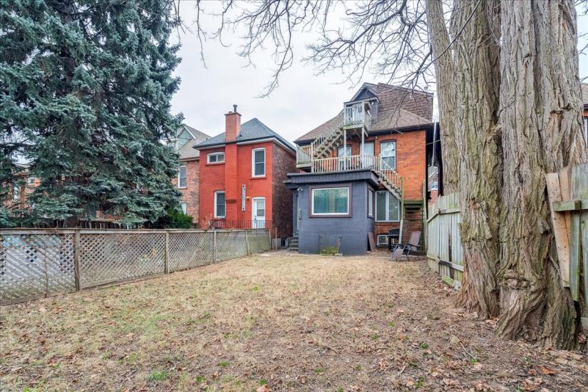 Property listing for 5 Cumberland Ave., Hamilton, ON