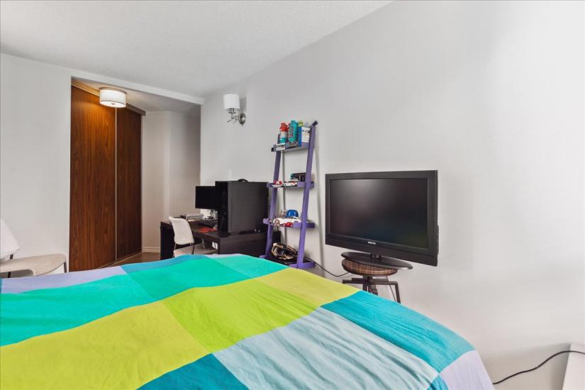Property listing for #305-222 Jackson St. W., Hamilton, ON