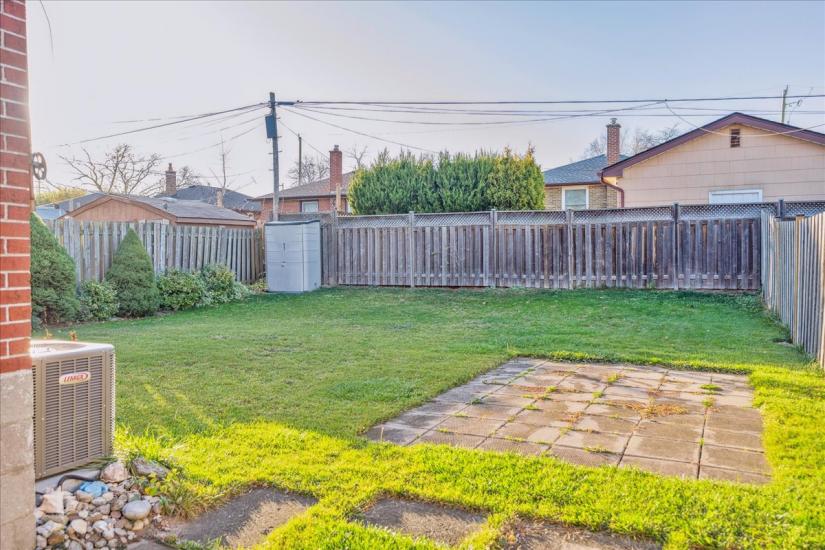 Property listing for 272 East 44th St., Hamilton, ON