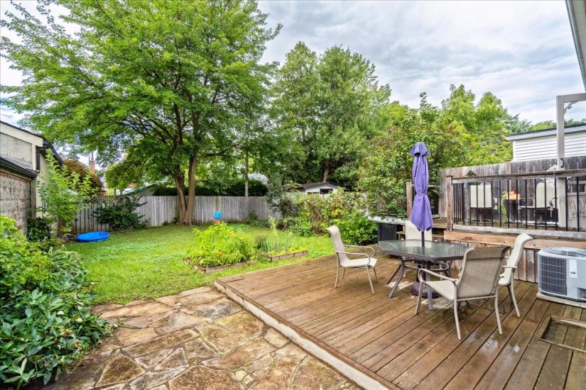 Property listing for 133 Longwood Rd. N., Hamilton, ON