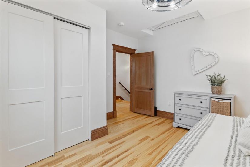 Property listing for 42 Chatham St., Hamilton, ON