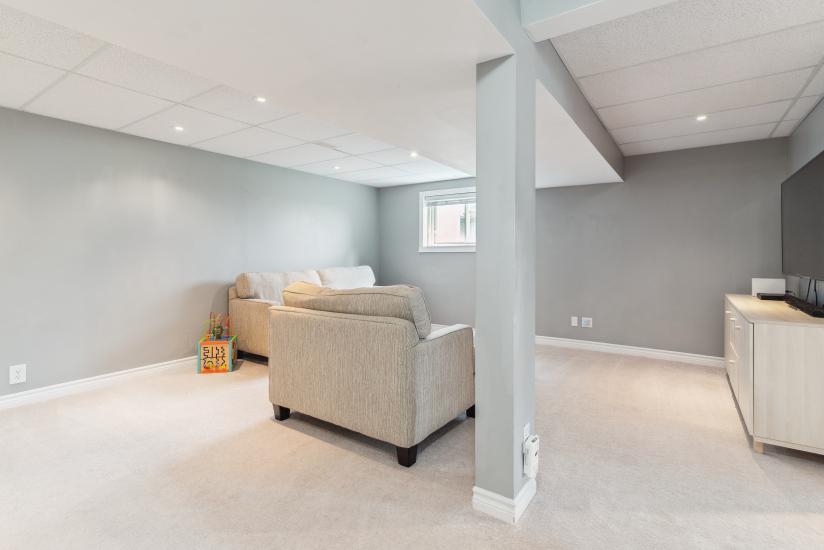 Property listing for 11 Anderson Cres., Smithville, ON