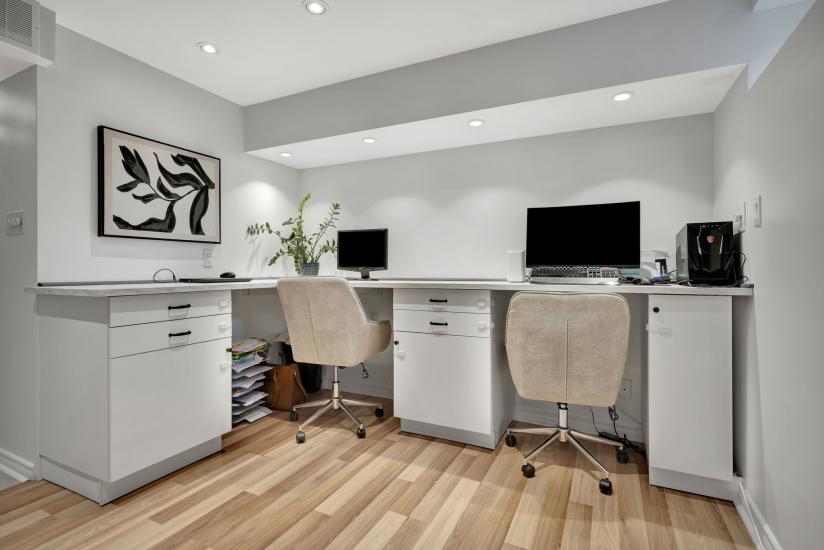Property listing for 95 Heatherdale Place, Hamilton, ON