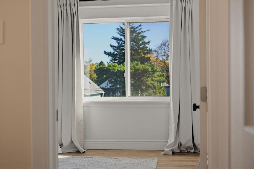 Property listing for 206 Craigroyston Rd., Hamilton, ON