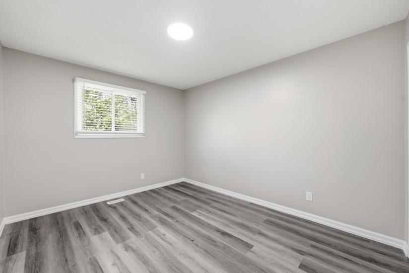 Property listing for 42 Terrace Ave., Welland, ON