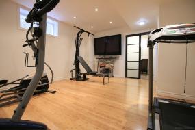 Property listing for 3 Pickard Ave., Ancaster, ON