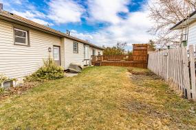 Property listing for 9 Barbara St., Smithville, Ontario