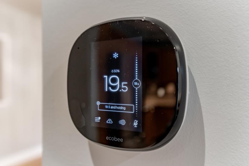 Property listing for 100 Davidson Blvd., Dundas, ON