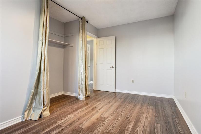Property listing for 110 Glenashton Dr., Stoney Creek, ON