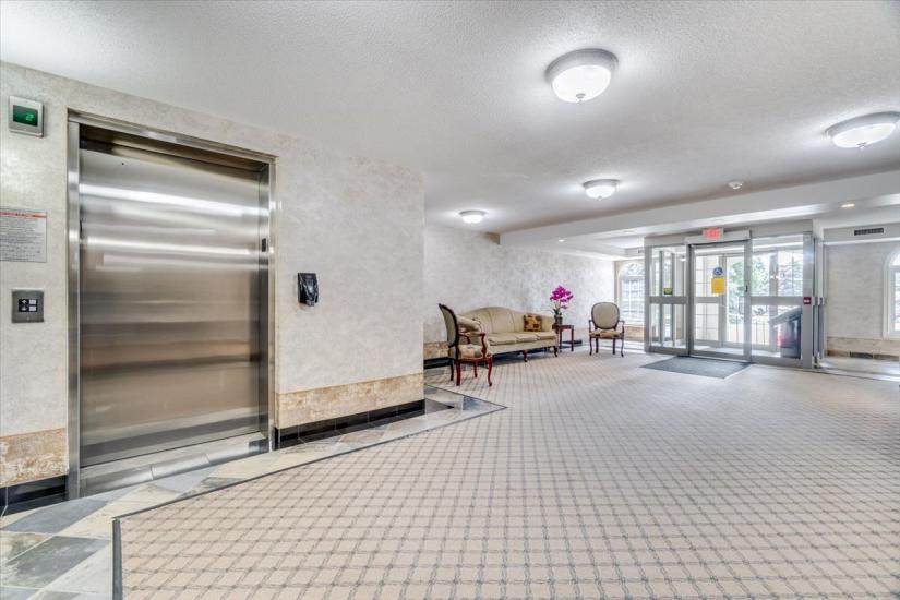 Property listing for #208-990 Golf Links Rd., Ancaster, ON