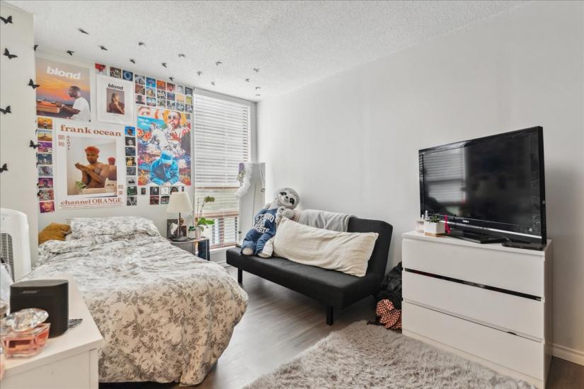 Property listing for #305-222 Jackson St. W., Hamilton, ON