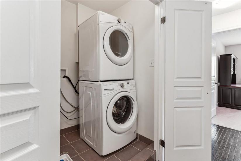Property listing for 36 Forest Valley Cres., Dundas, ON