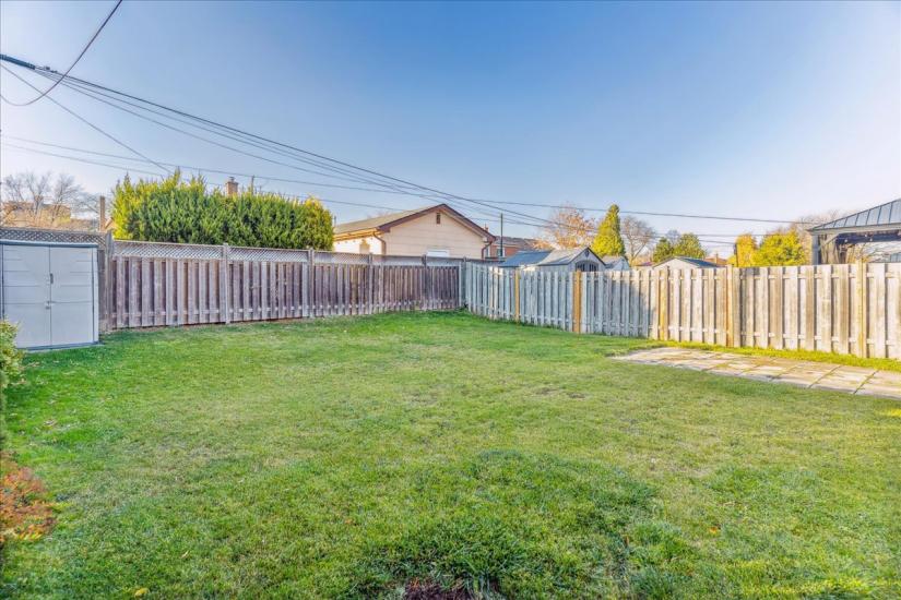 Property listing for 272 East 44th St., Hamilton, ON